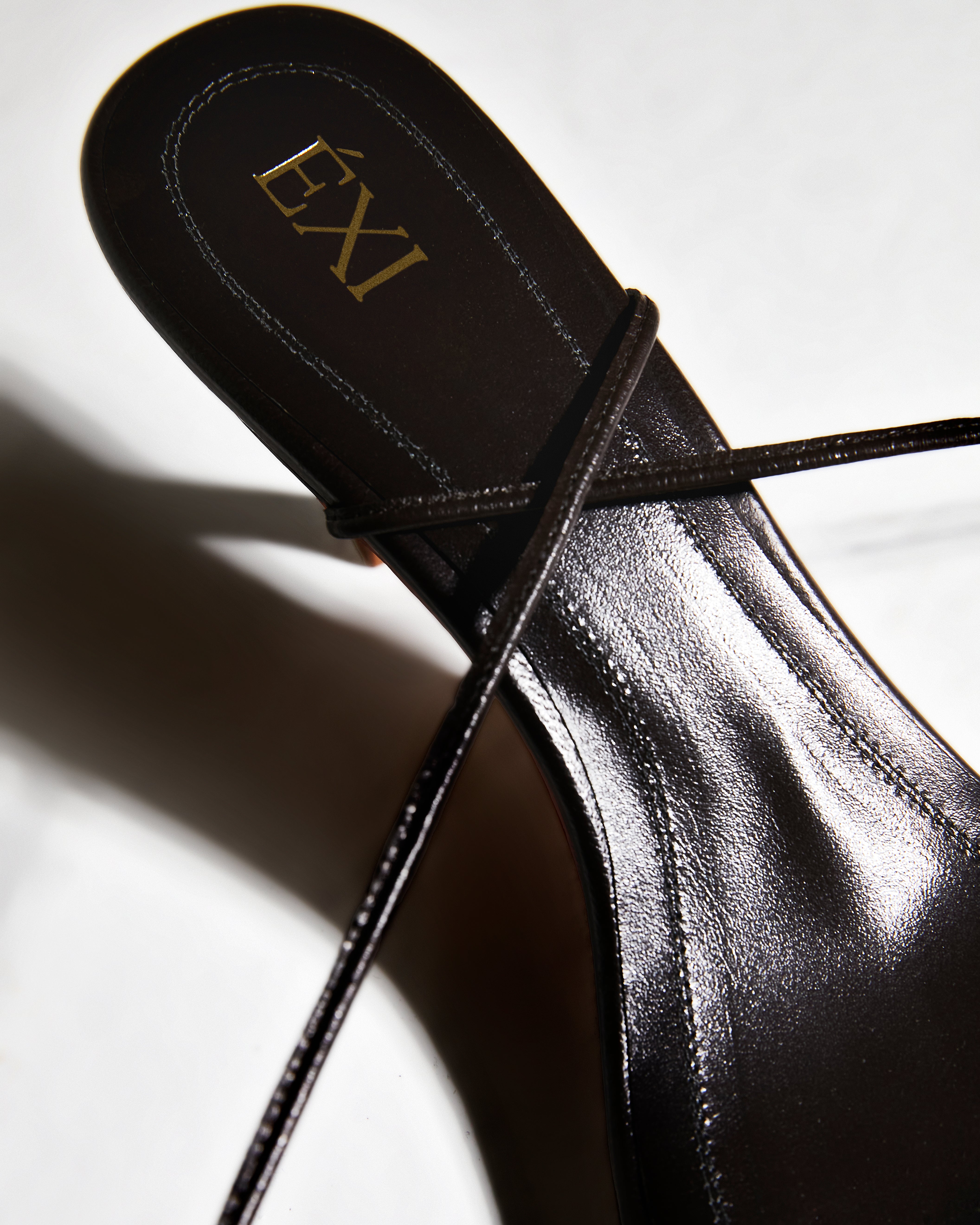 THALIA LACEUP CAFE