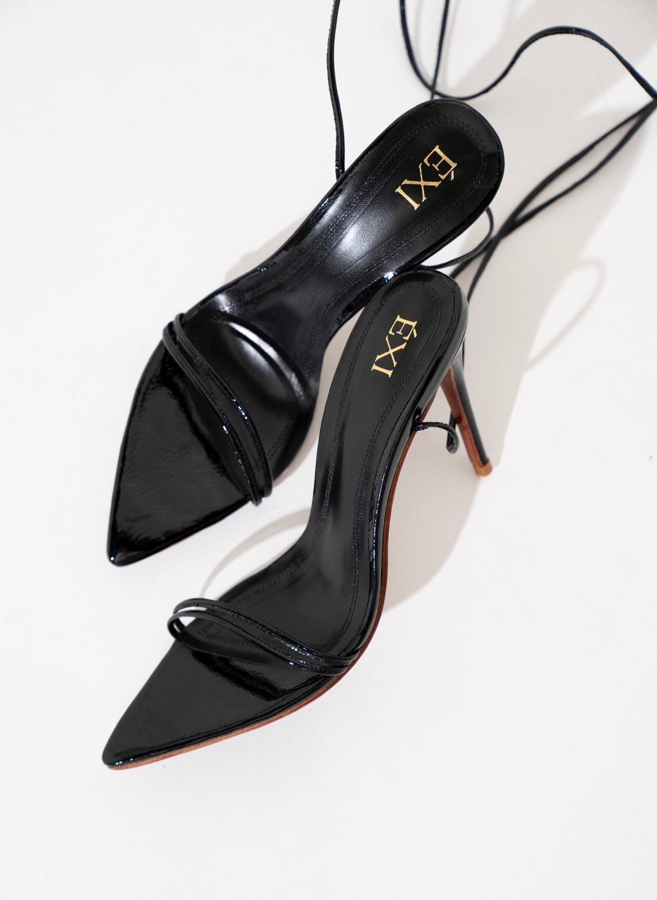 IVY LACEUP PATENT BLACK